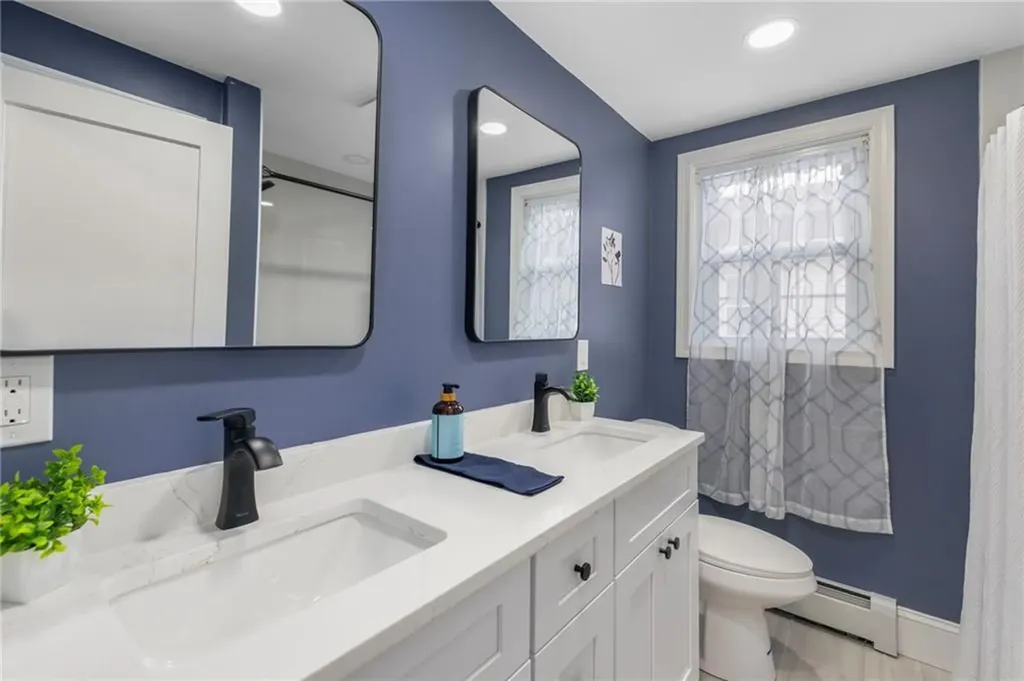 33 Moorland Avenue Providence RI 02908