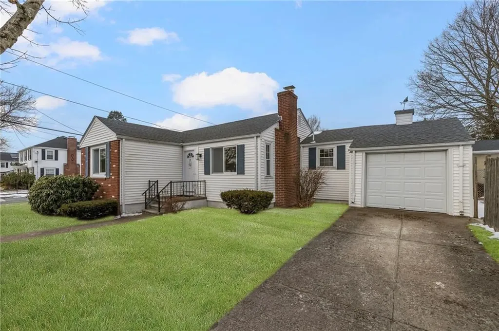 33 Moorland Avenue Providence RI 02908