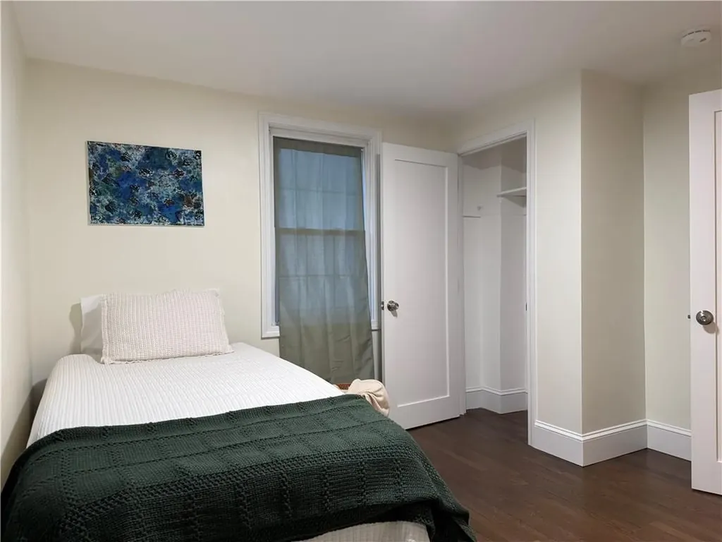 33 Moorland Avenue Providence RI 02908