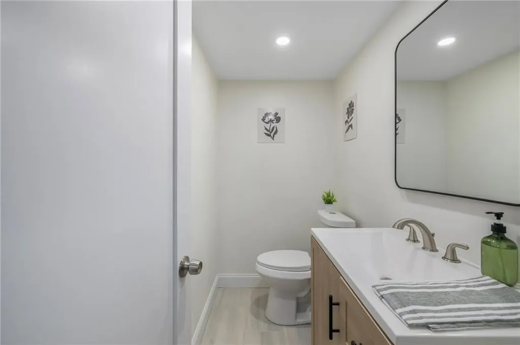 33 Moorland Avenue Providence RI 02908