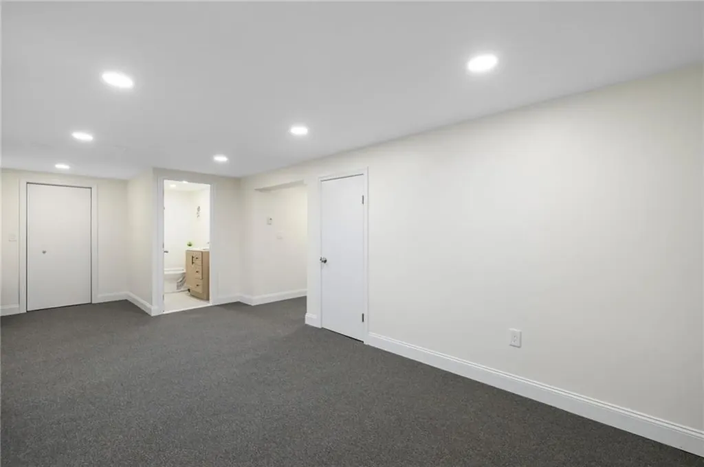 33 Moorland Avenue Providence RI 02908