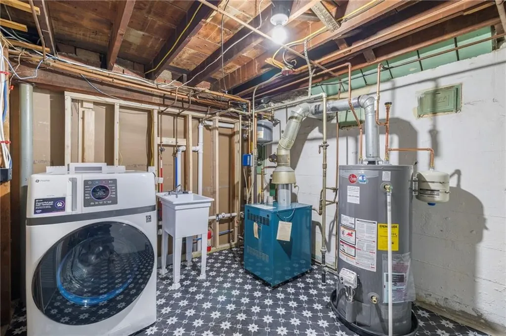 33 Moorland Avenue Providence RI 02908