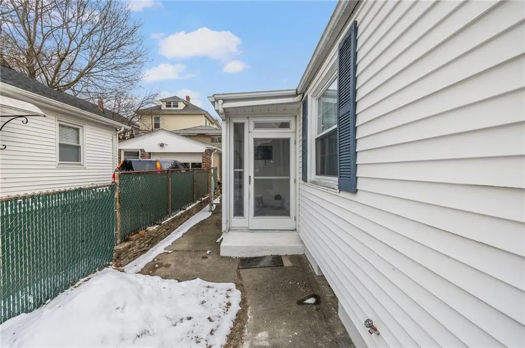 33 Moorland Avenue Providence RI 02908