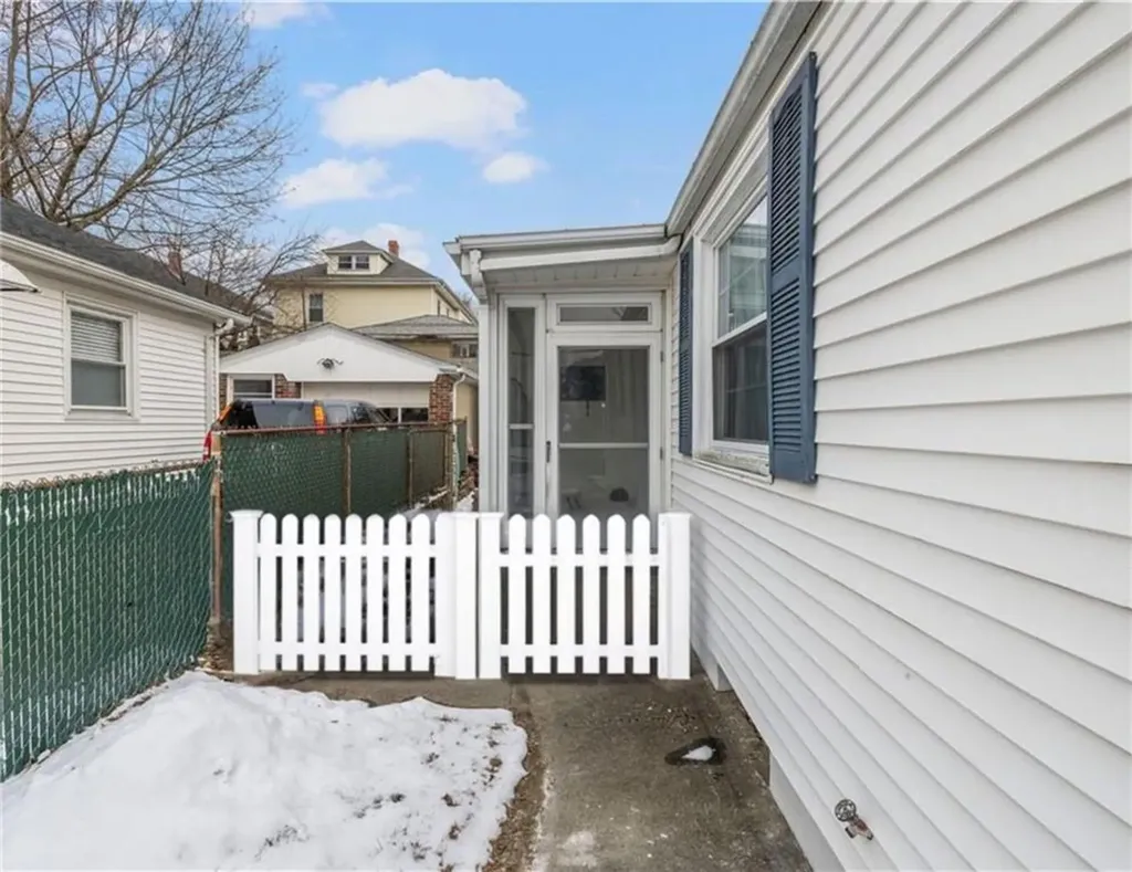 33 Moorland Avenue Providence RI 02908