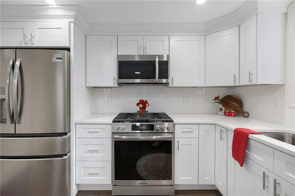 33 Moorland Avenue Providence RI 02908