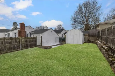 33 Moorland Avenue Providence RI 02908