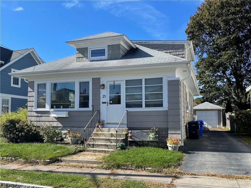 25 Elinora Street East Providence RI 02915
