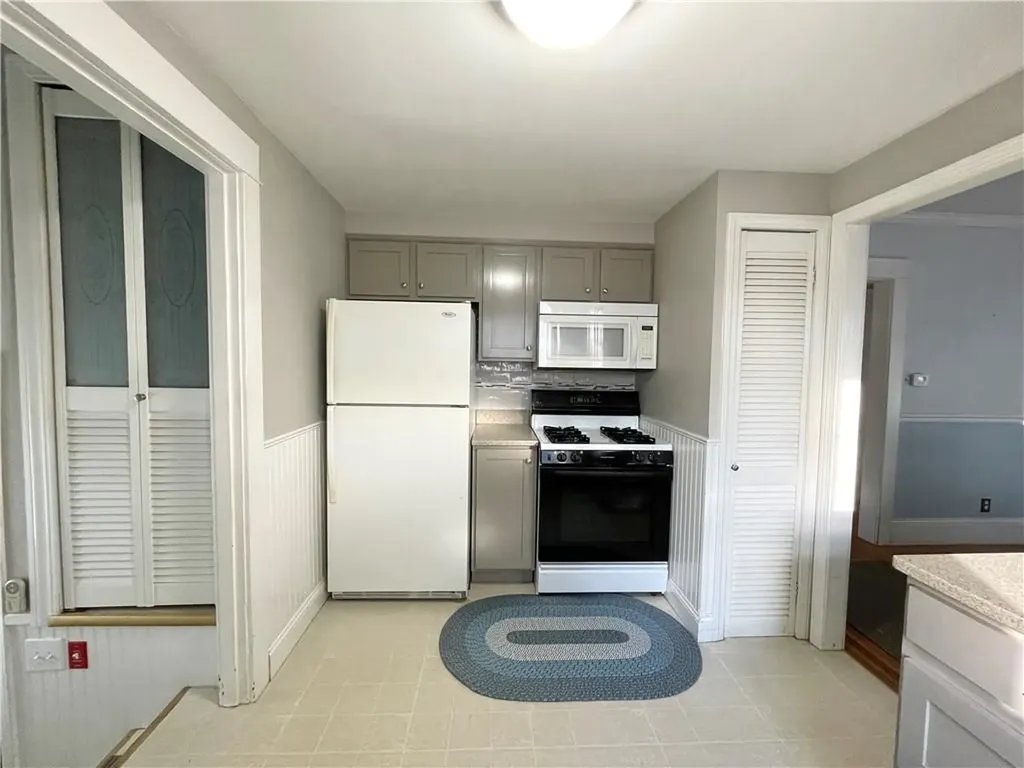 25 Elinora Street East Providence RI 02915