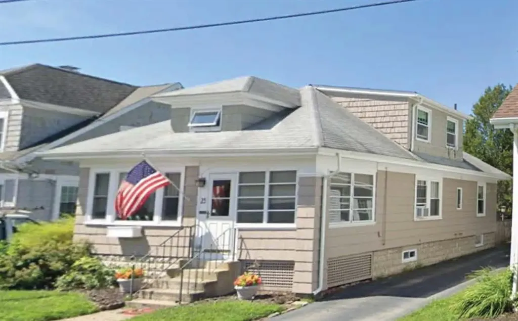 25 Elinora Street East Providence RI 02915
