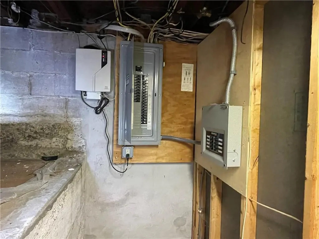 25 Elinora Street East Providence RI 02915