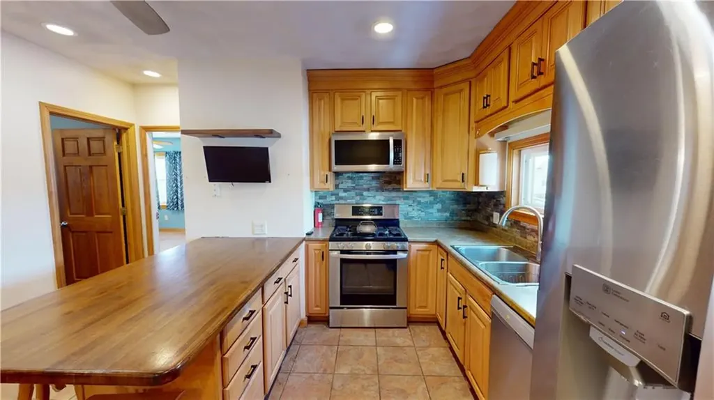 84 Boyce Avenue Pawtucket RI 02861