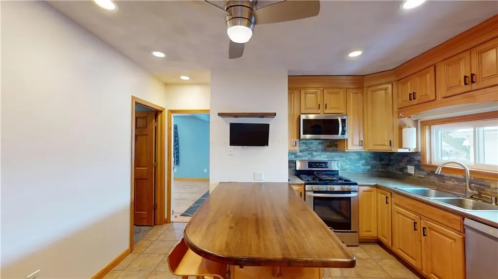 84 Boyce Avenue Pawtucket RI 02861