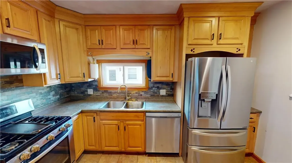 84 Boyce Avenue Pawtucket RI 02861