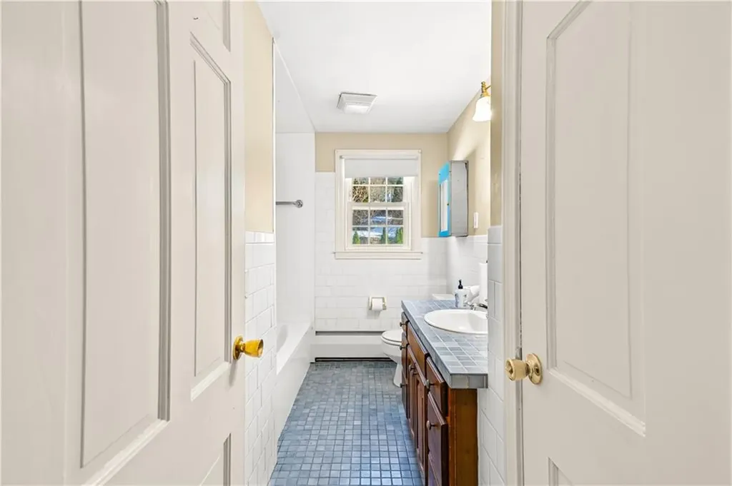 27 Bishop Drive Cumberland RI 02864