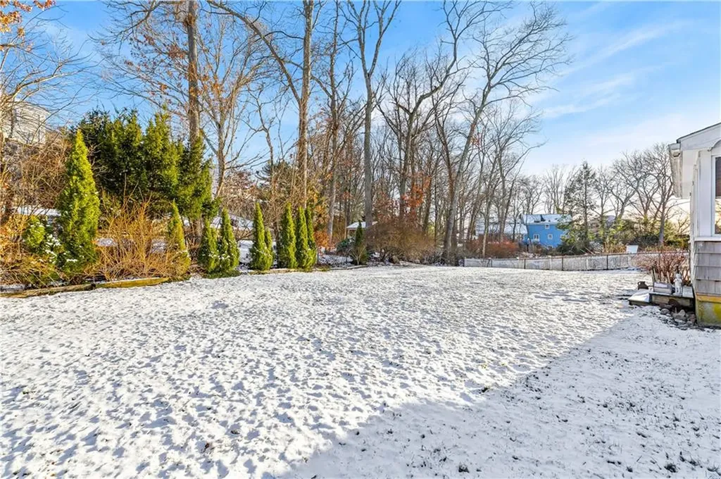 27 Bishop Drive Cumberland RI 02864