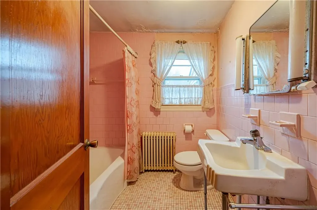 371 Central Pike Scituate RI 02857