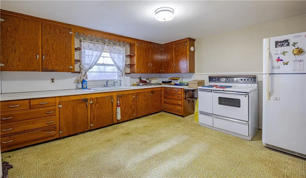 371 Central Pike Scituate RI 02857