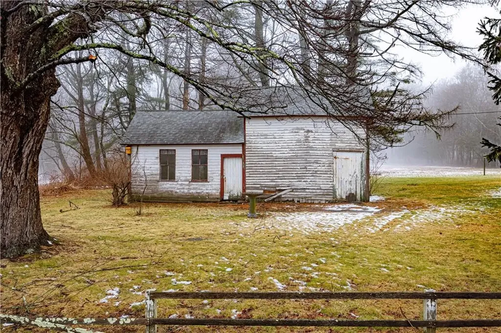 371 Central Pike Scituate RI 02857