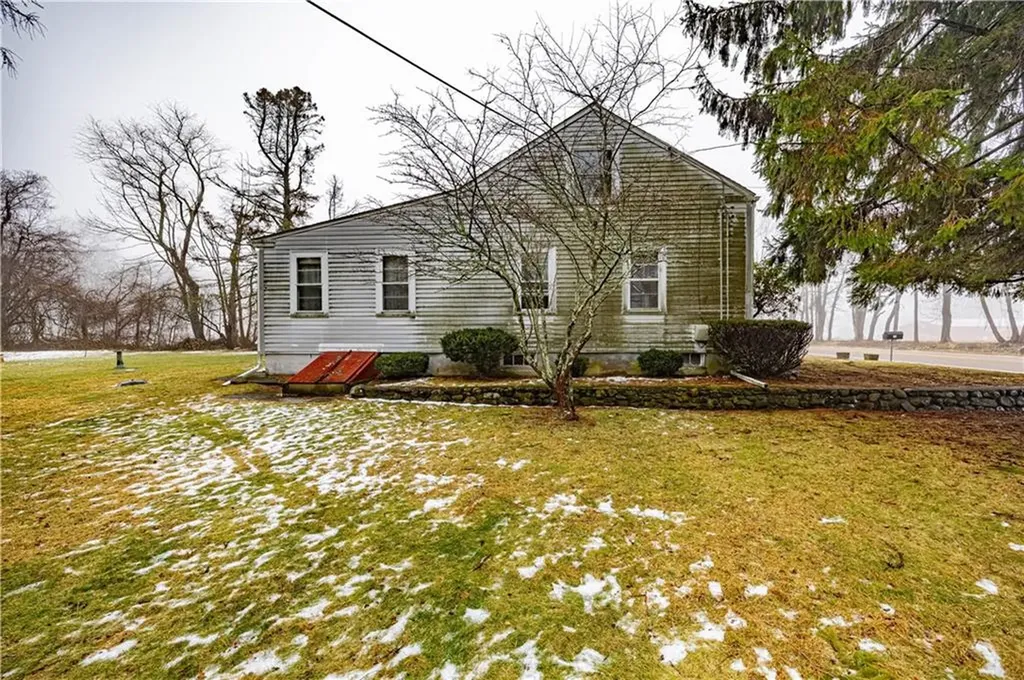 371 Central Pike Scituate RI 02857