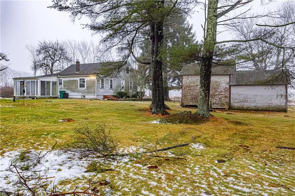 371 Central Pike Scituate RI 02857