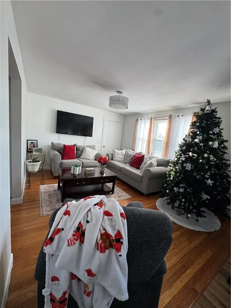 321 Budlong Road Cranston RI 02920