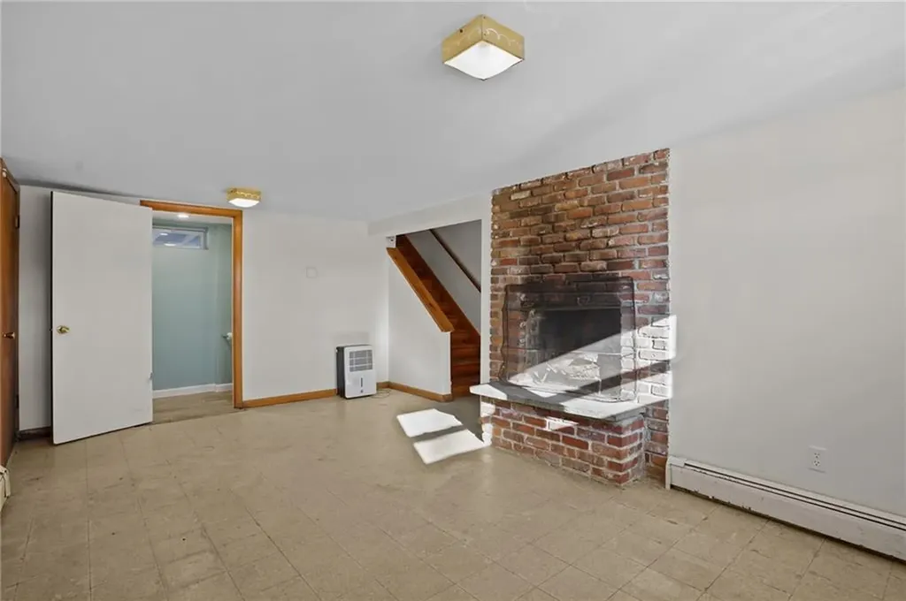 370 Maple Valley Road Coventry RI 02816