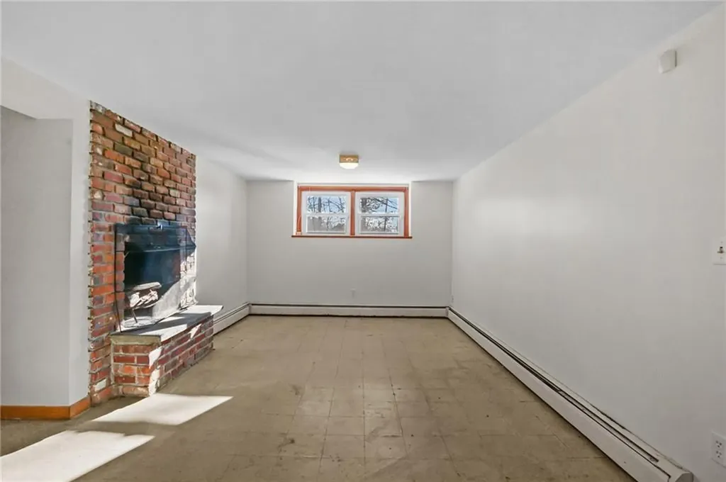 370 Maple Valley Road Coventry RI 02816