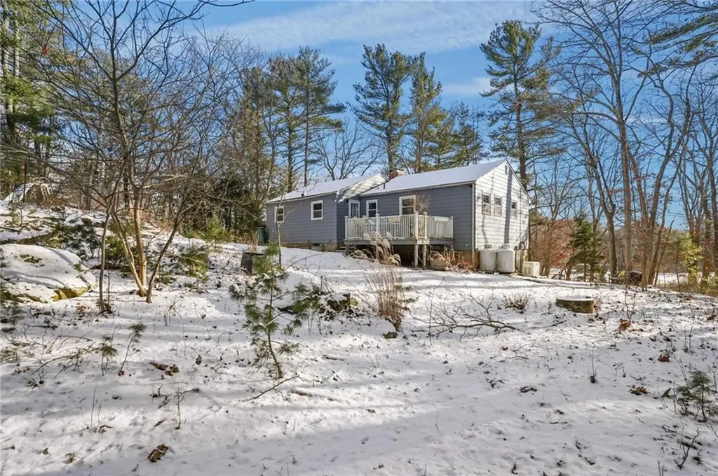 370 Maple Valley Road Coventry RI 02816