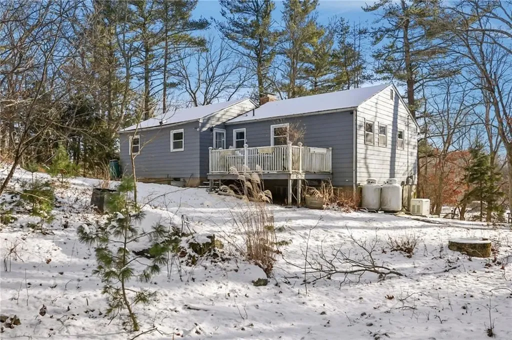 370 Maple Valley Road Coventry RI 02816