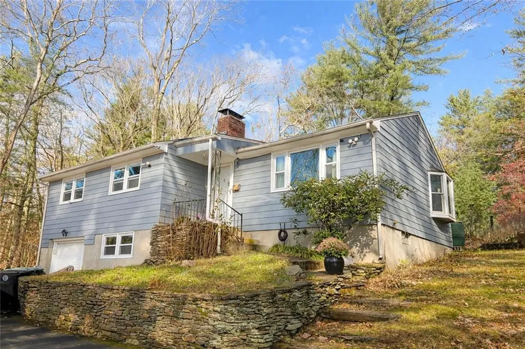 370 Maple Valley Road Coventry RI 02816