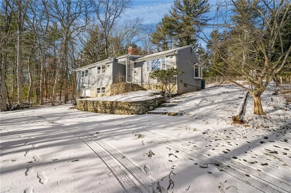 370 Maple Valley Road Coventry RI 02816