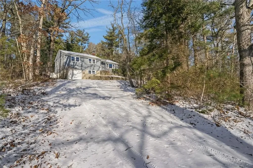 370 Maple Valley Road Coventry RI 02816