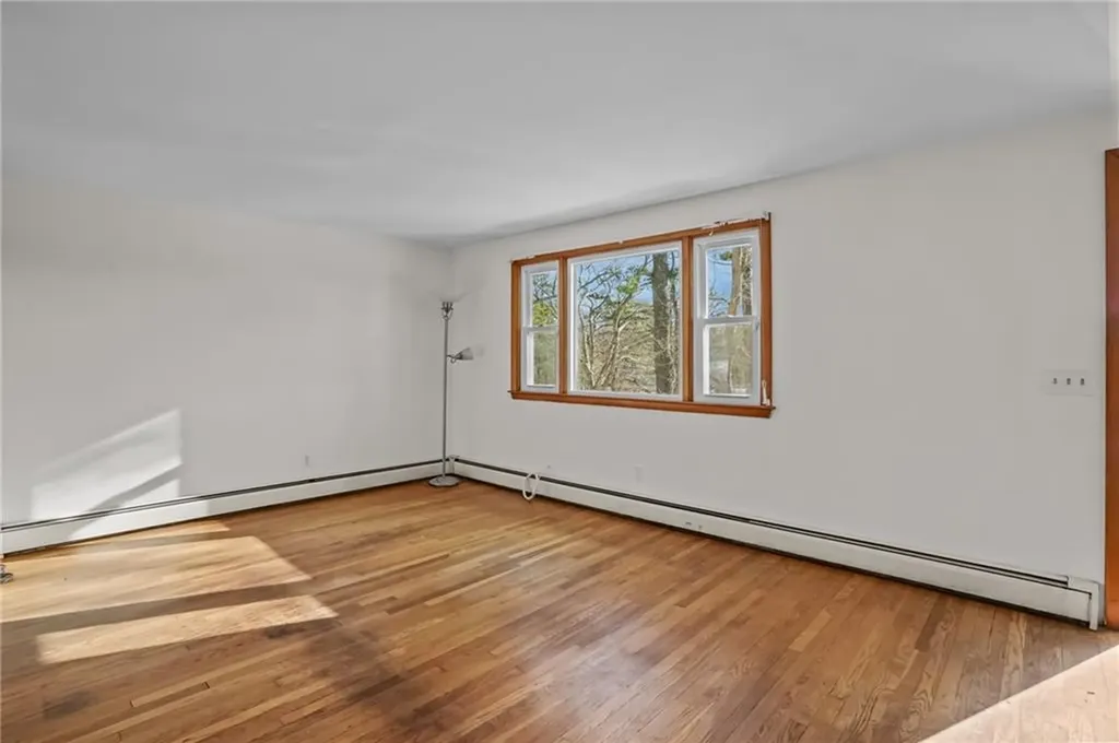 370 Maple Valley Road Coventry RI 02816