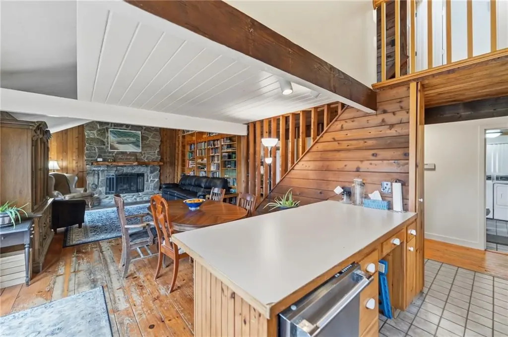 4 Lakeside Drive Narragansett RI 02882