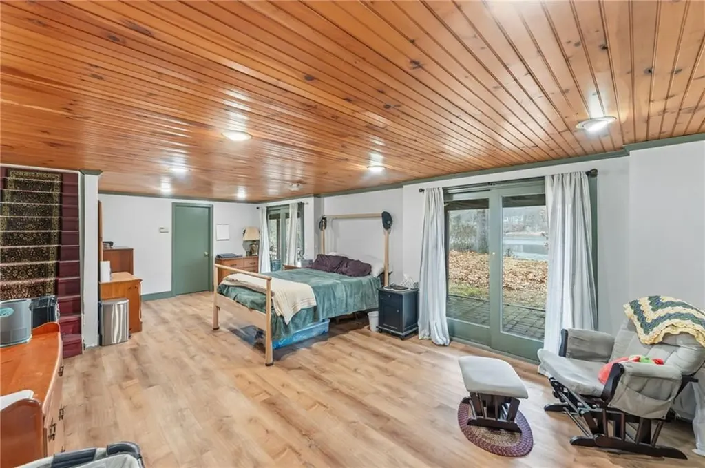 4 Lakeside Drive Narragansett RI 02882