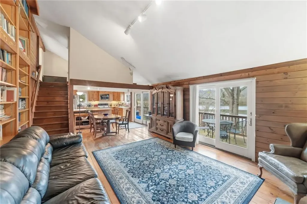 4 Lakeside Drive Narragansett RI 02882