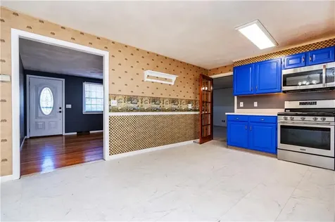 38 Greenwood Road North Kingstown RI 02852