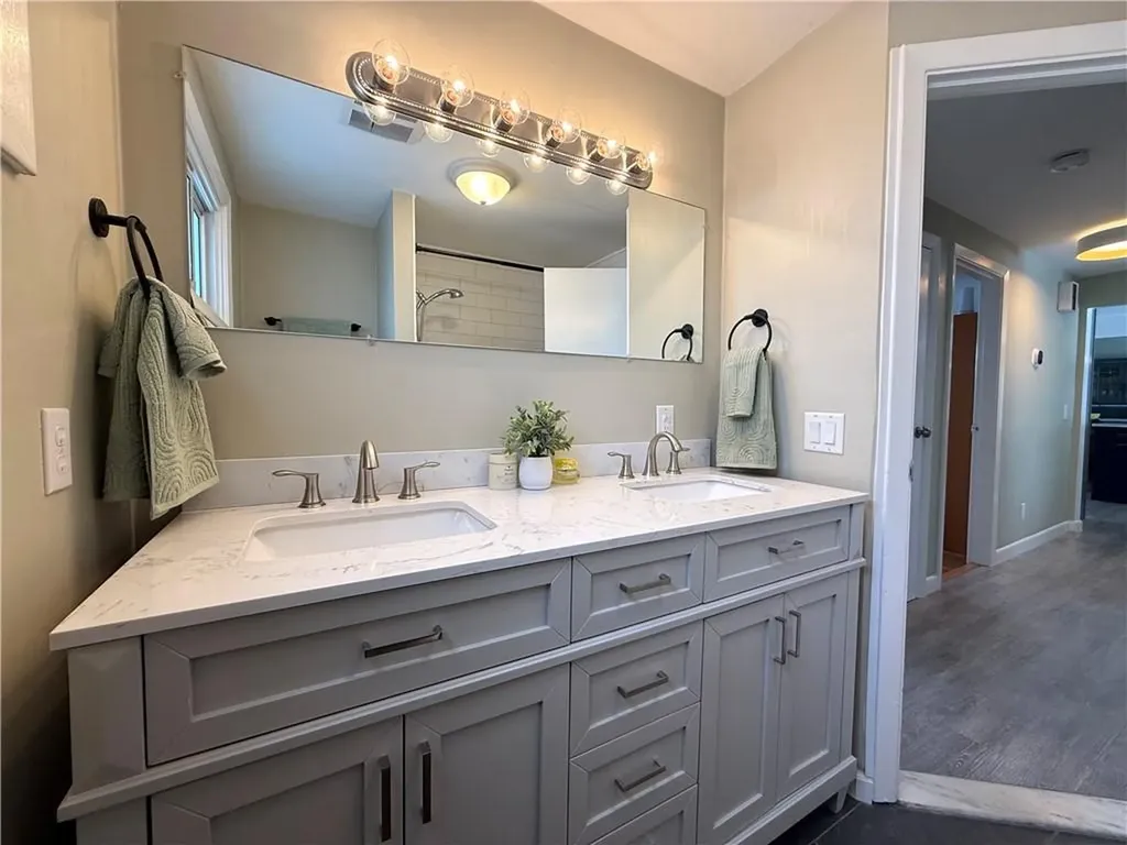 38 Baldino Drive Cranston RI 02920