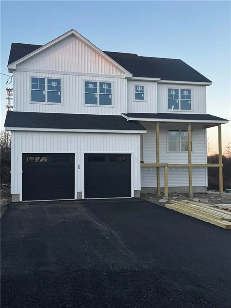 25 Massasoit Avenue Bristol RI 02809