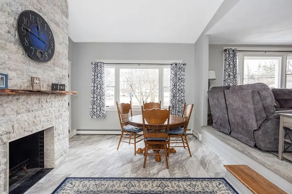 70 Ellen Lane Cranston RI 02921