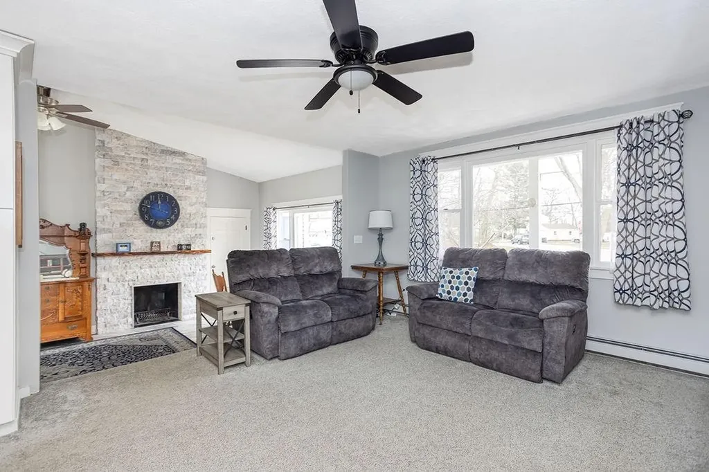 70 Ellen Lane Cranston RI 02921