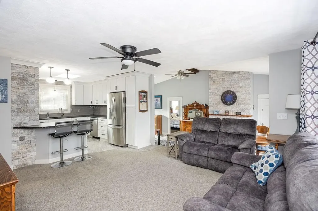 70 Ellen Lane Cranston RI 02921