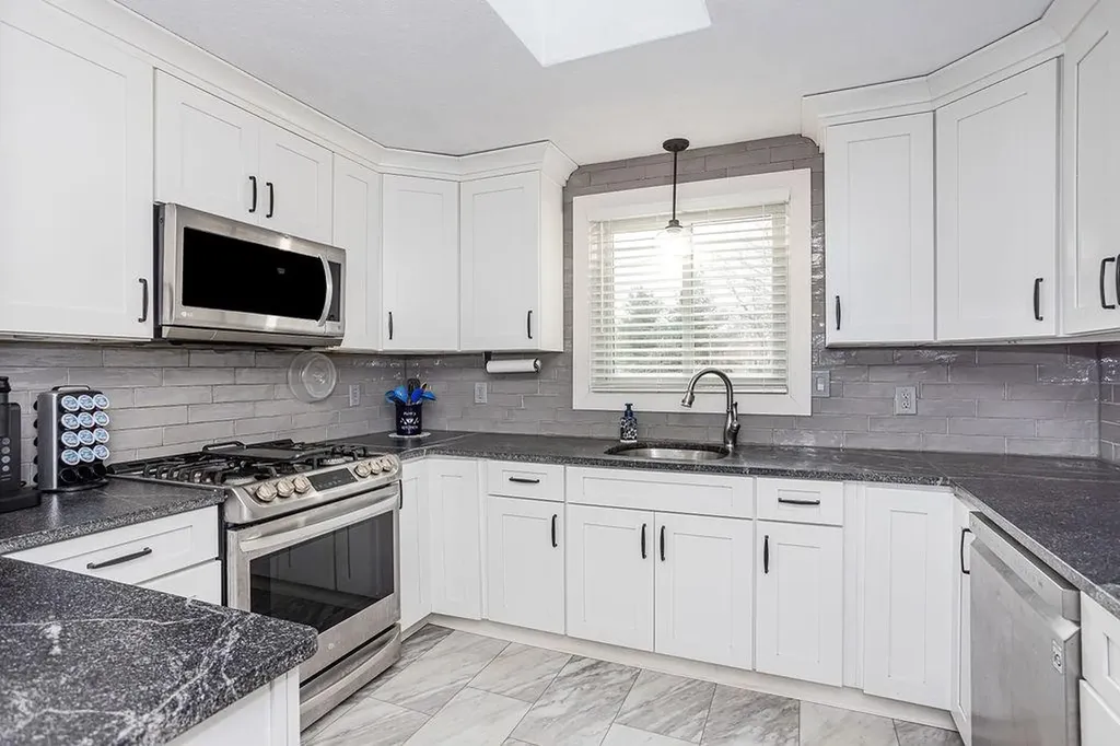 70 Ellen Lane Cranston RI 02921