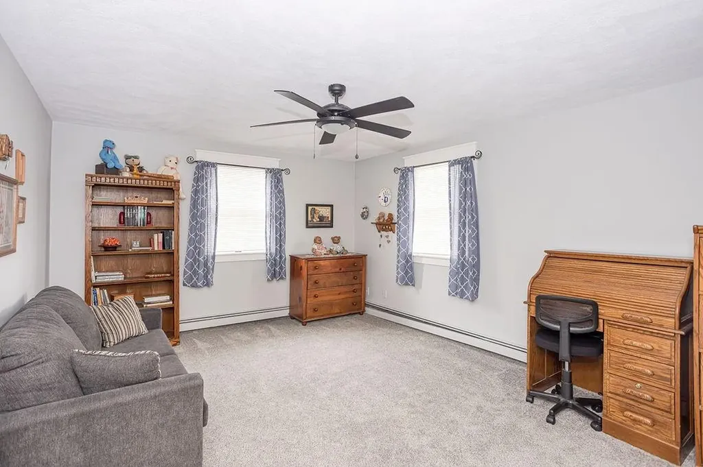 70 Ellen Lane Cranston RI 02921