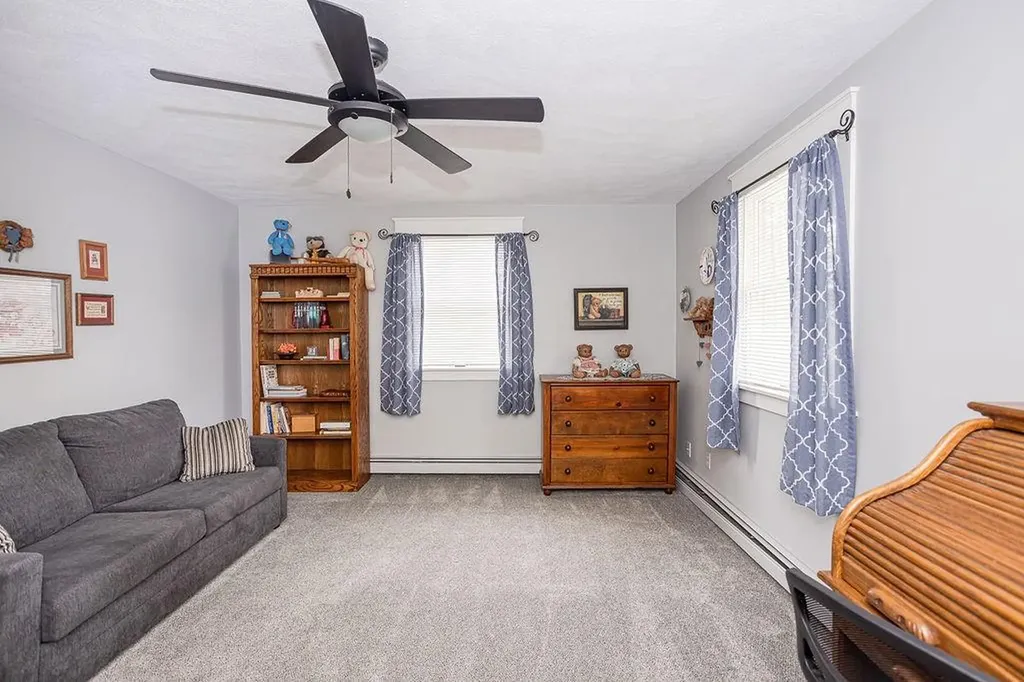 70 Ellen Lane Cranston RI 02921