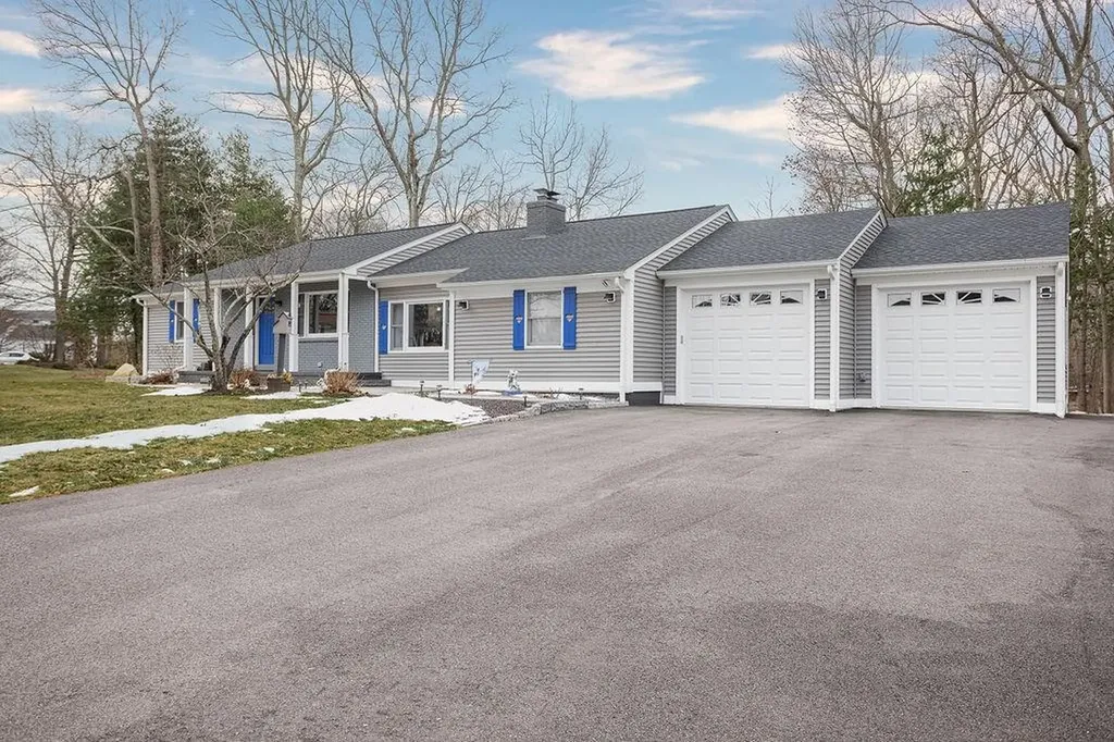 70 Ellen Lane Cranston RI 02921