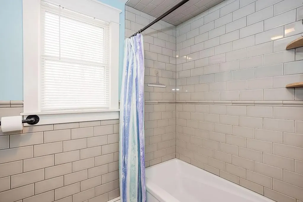 70 Ellen Lane Cranston RI 02921