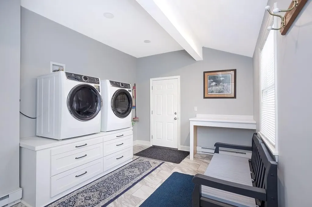 70 Ellen Lane Cranston RI 02921