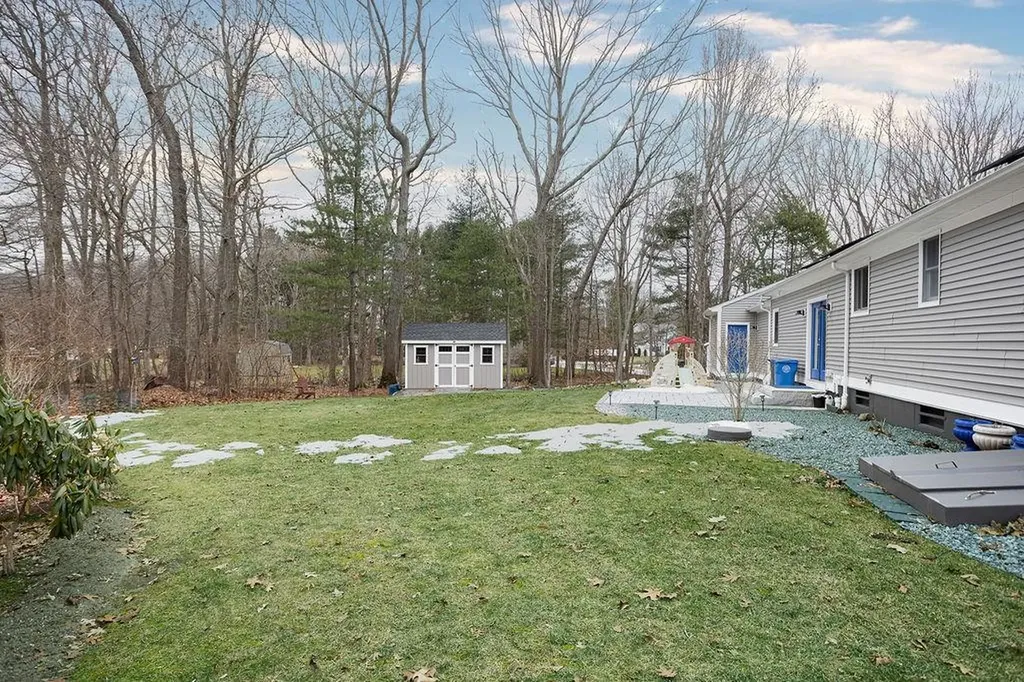 70 Ellen Lane Cranston RI 02921
