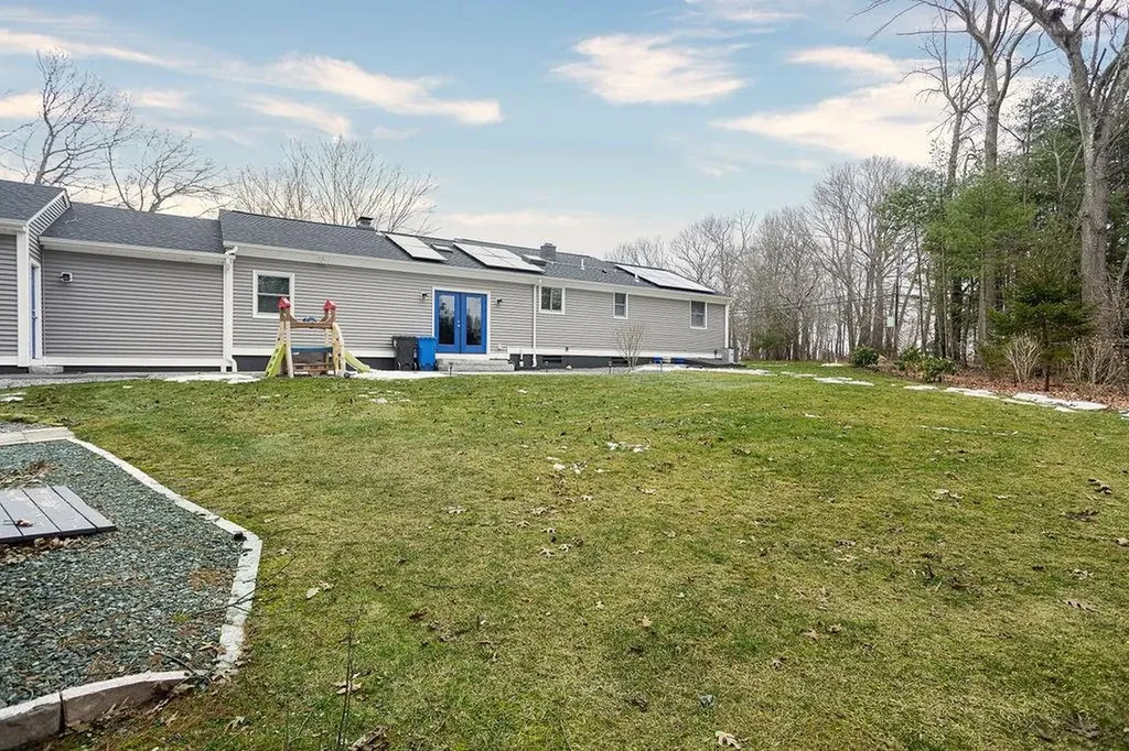 70 Ellen Lane Cranston RI 02921